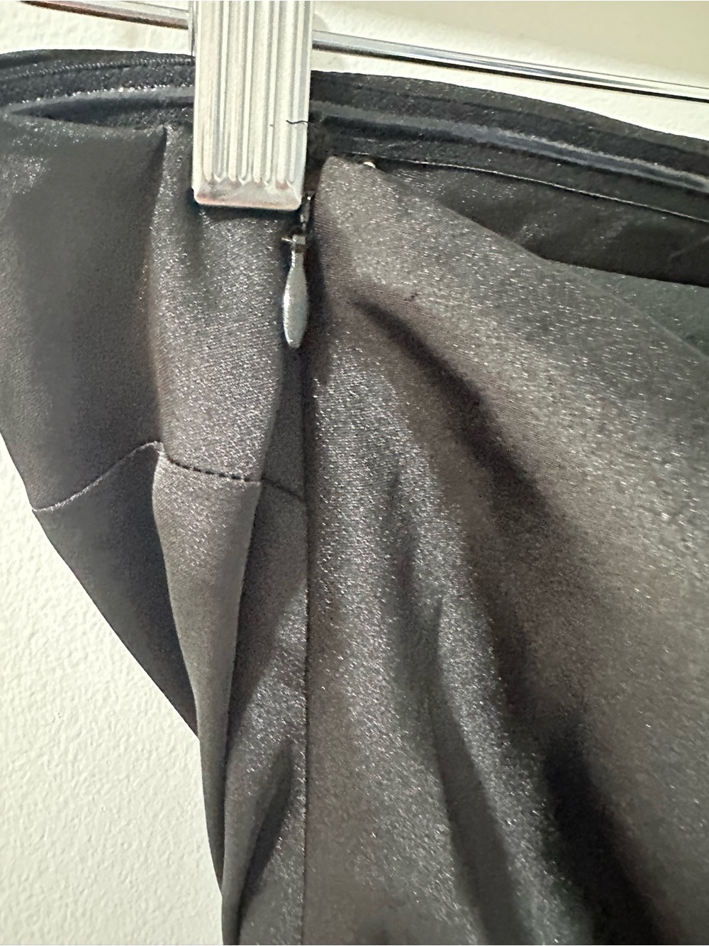 NWT Express Black Satin Strapless Midi Dress XS slightly Draped Side $78 - Picture 4 of 7
